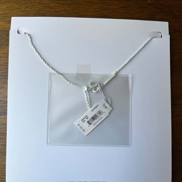 Kendra Scott Meadow necklace - Picture 2 of 2